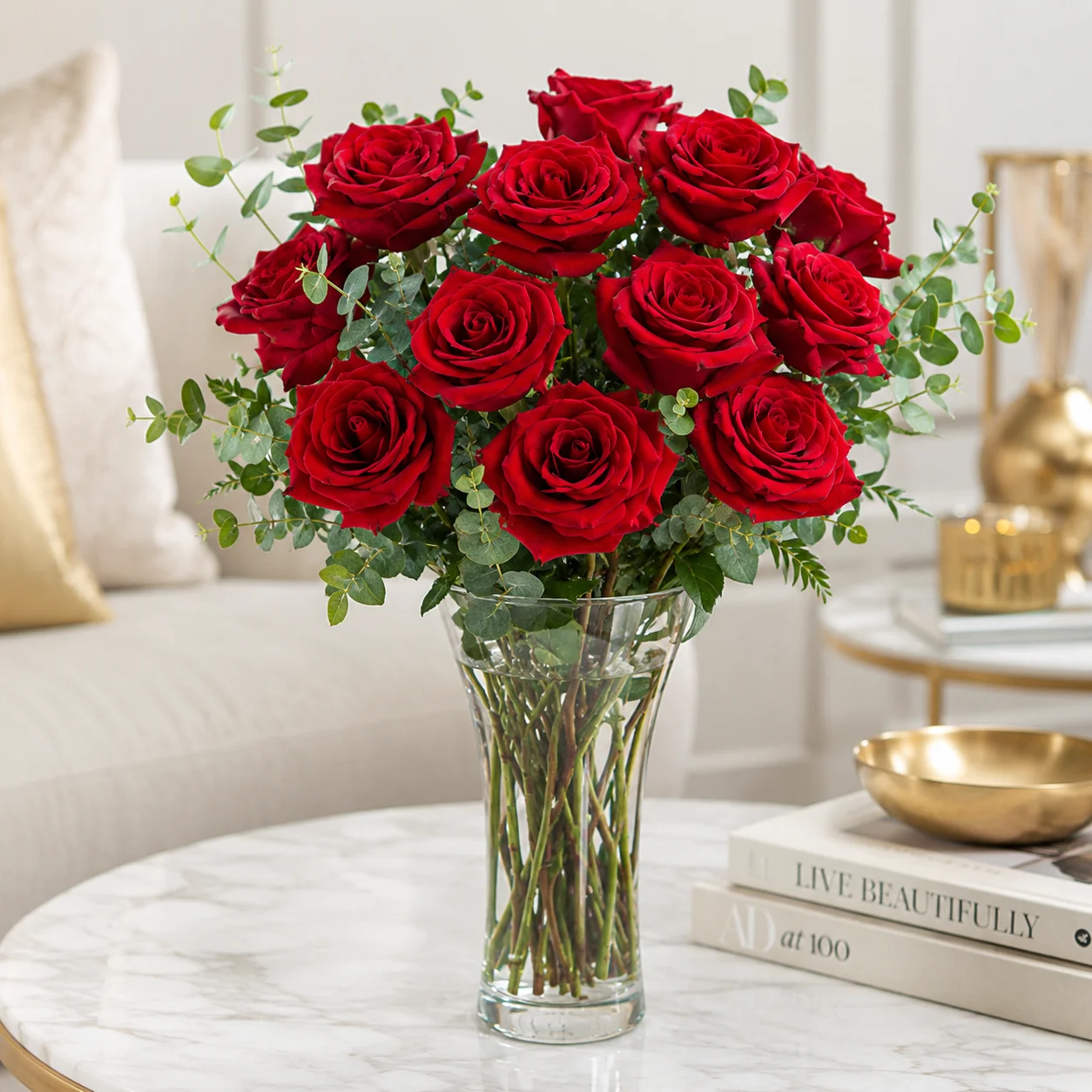 12 Beautiful Red Roses 1